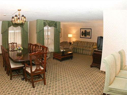 CoCo Key Water Resort - Hotel - Convention Center Waterbury