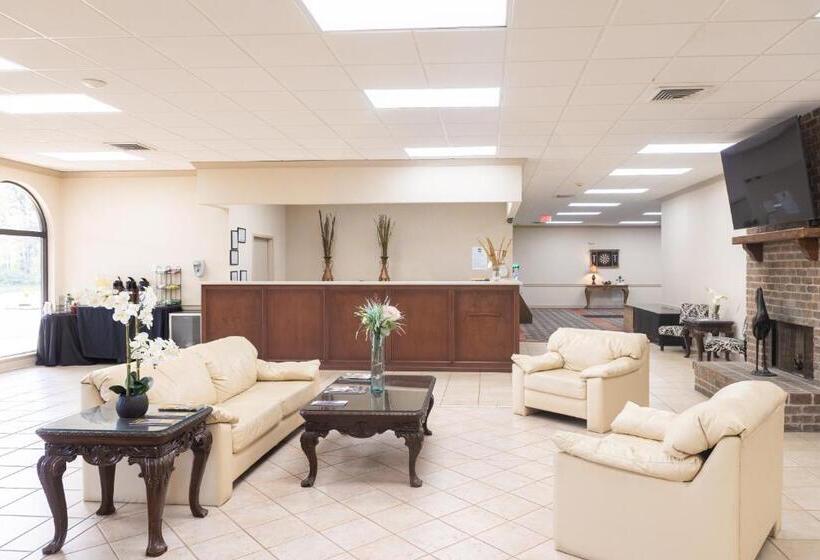 Cottonwood Suites Savannah Hotel & Conference Center