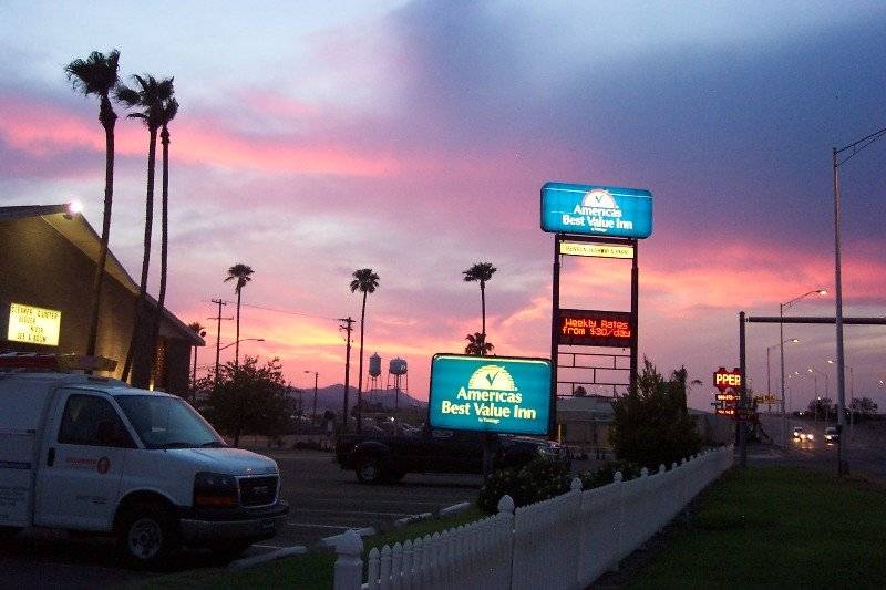 هتل Americas Best Value Inn Tucson