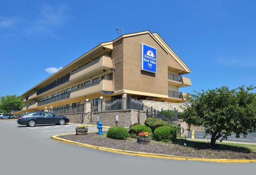 Отель Americas Best Value Inn Pittsburgh Airport