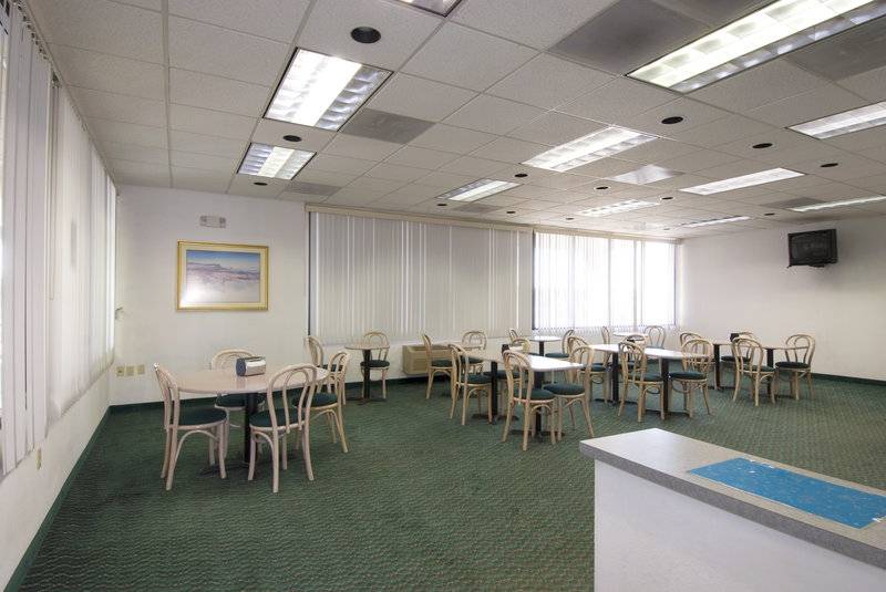 Отель Americas Best Value Inn & Suites