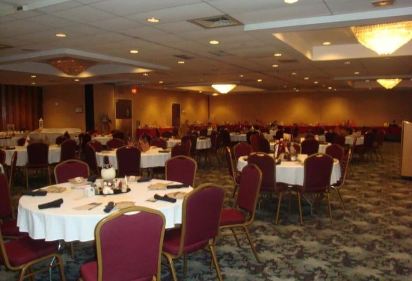 فندق Americourt Extended Stays