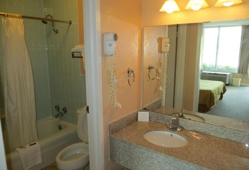 فندق Americourt Extended Stays