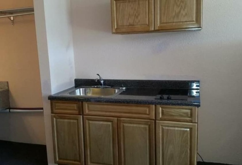 فندق Americourt Extended Stays