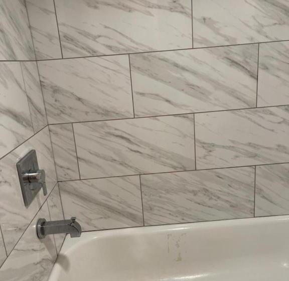 هتل Bear Mount Inn & Suites