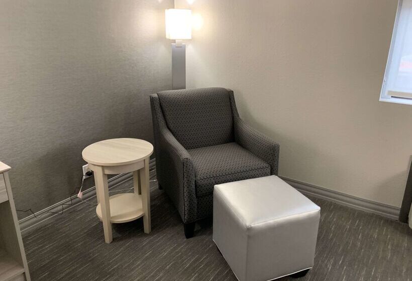 هتل Best Western Plus Clarks Summit Scranton