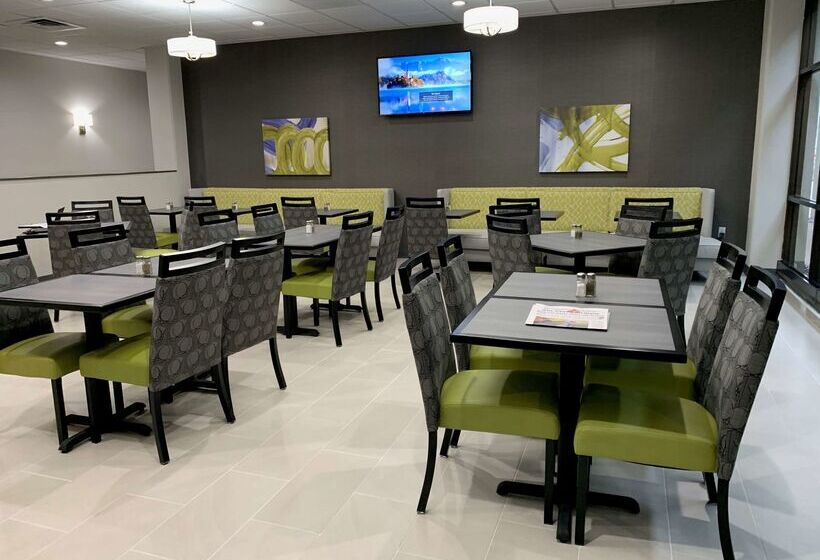 هتل Best Western Plus Clarks Summit Scranton