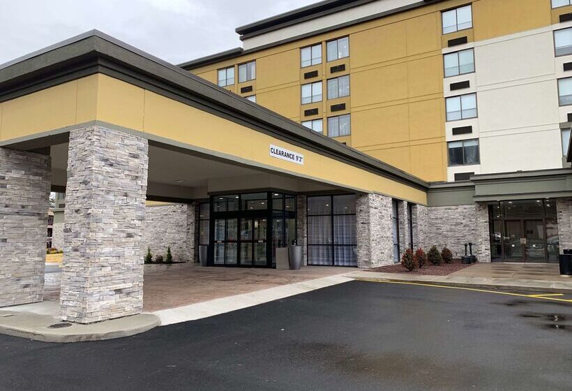 هتل Best Western Plus Clarks Summit Scranton
