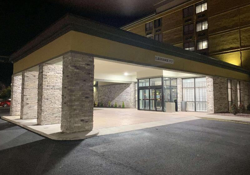 ホテル Best Western Plus Clarks Summit Scranton