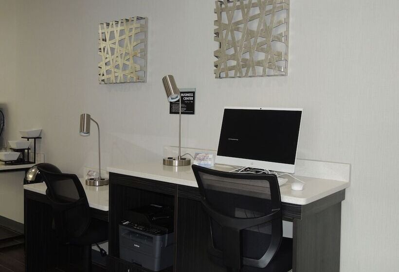 هتل Best Western Plus Clarks Summit Scranton