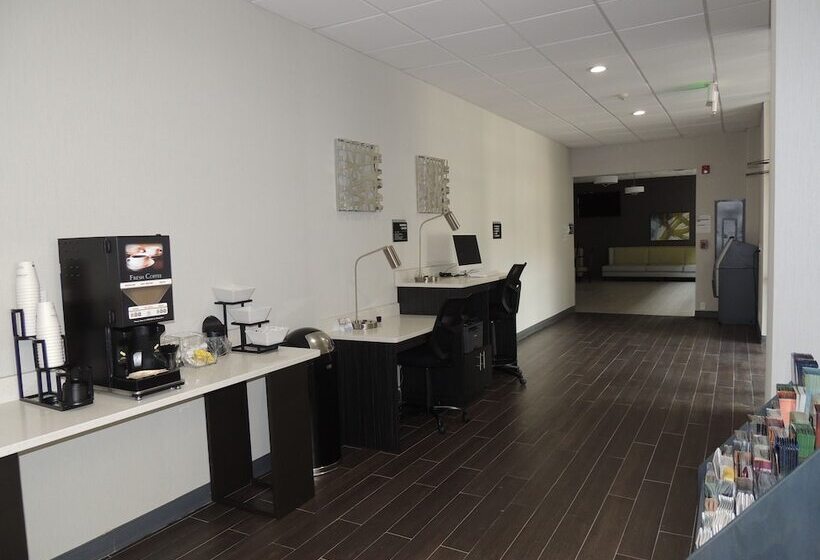 هتل Best Western Plus Clarks Summit Scranton