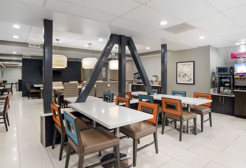 فندق Best Western Plus Commerce