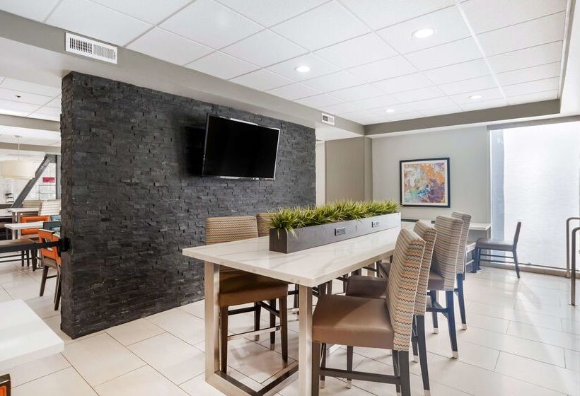 فندق Best Western Plus Commerce