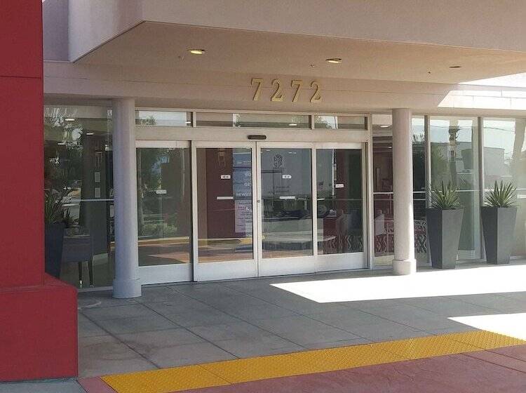 فندق Best Western Plus Commerce