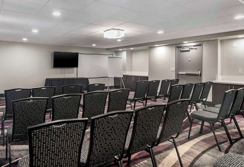 فندق Best Western Plus Commerce