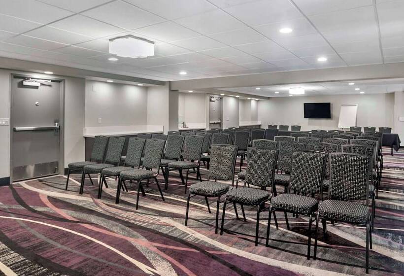 فندق Best Western Plus Commerce