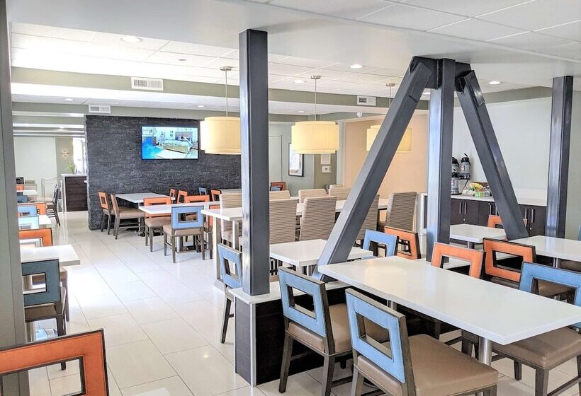 فندق Best Western Plus Commerce