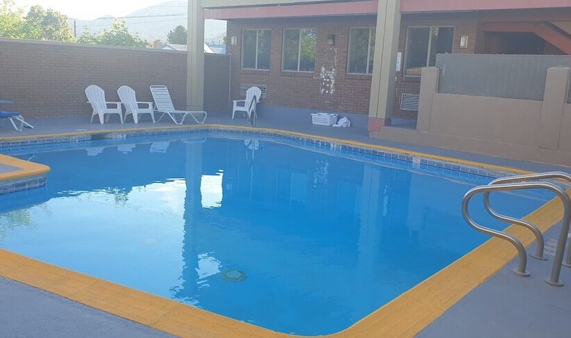 호텔 Cedar Valley Inn