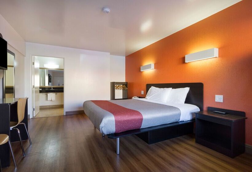 Motel 6 Claremont, Ca