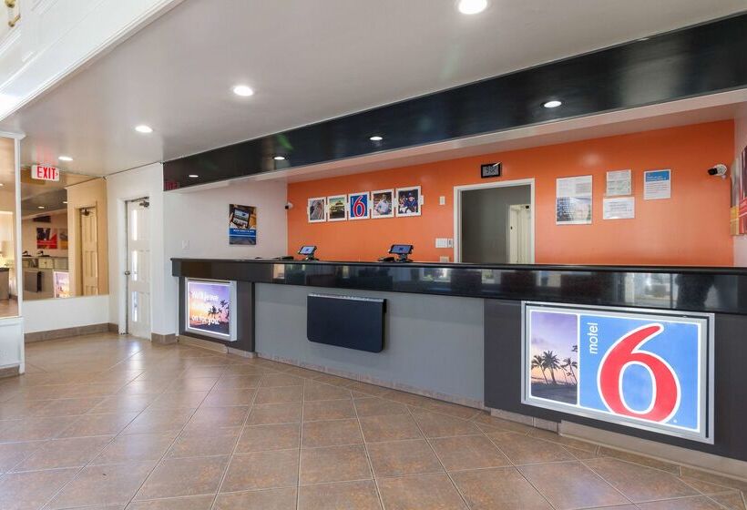 Motel 6 Claremont, Ca