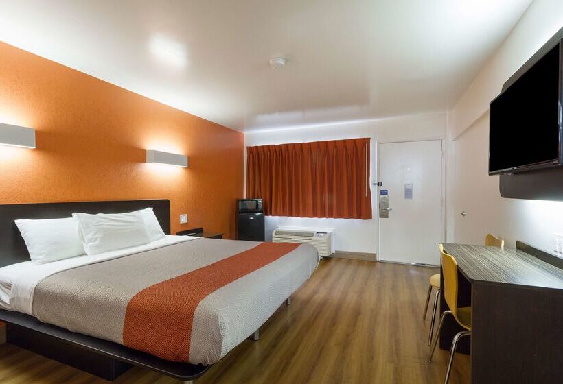 Motel 6 Claremont, Ca