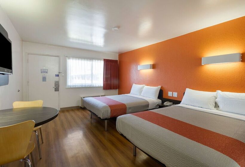 Motel 6 Claremont, Ca