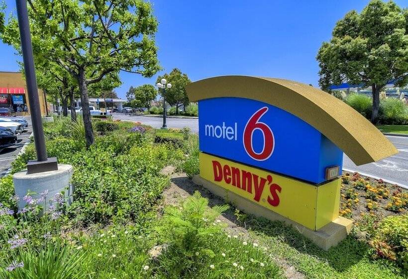 Motel 6 Claremont, Ca