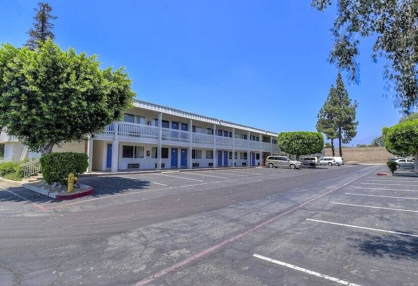 Motel 6 Claremont, Ca