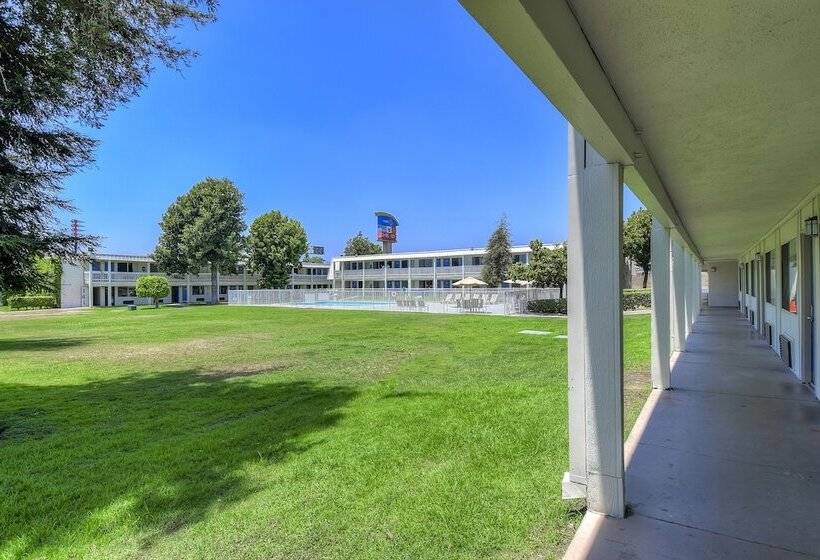 Motel 6 Claremont, Ca
