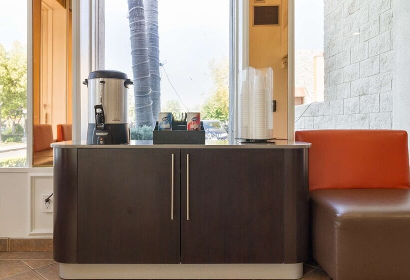 Motel 6 Claremont, Ca