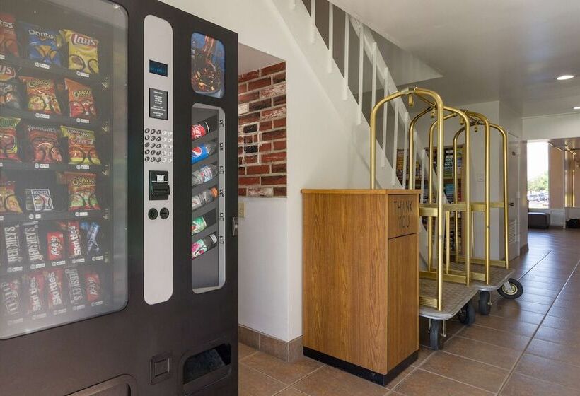 Motel 6 Claremont, Ca