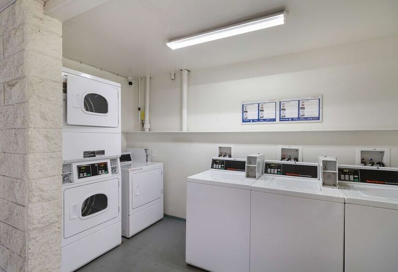 Motel 6 Claremont, Ca