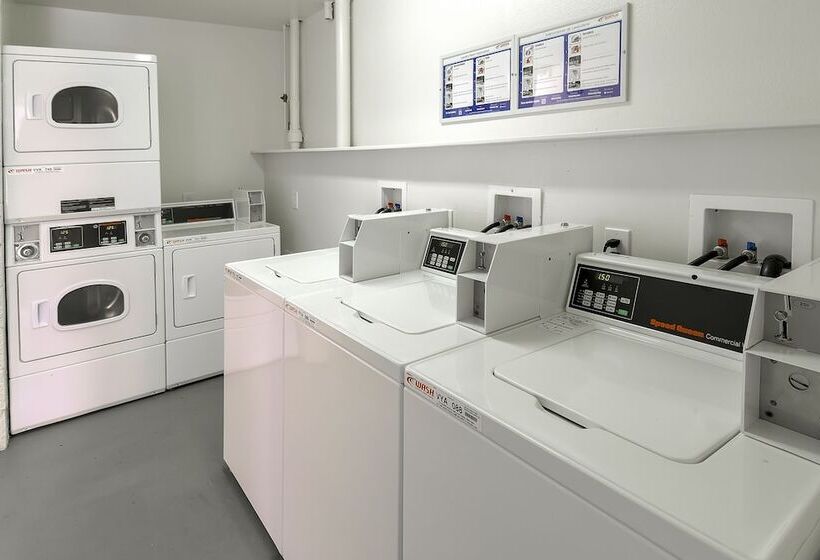 Motel 6 Claremont, Ca