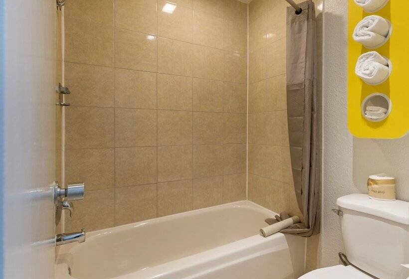 Motel 6 Claremont, Ca