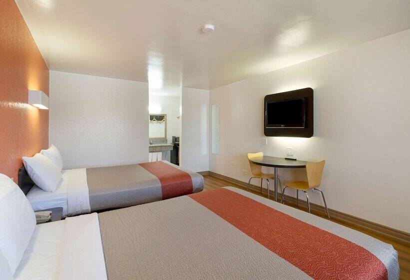 Motel 6 Claremont, Ca