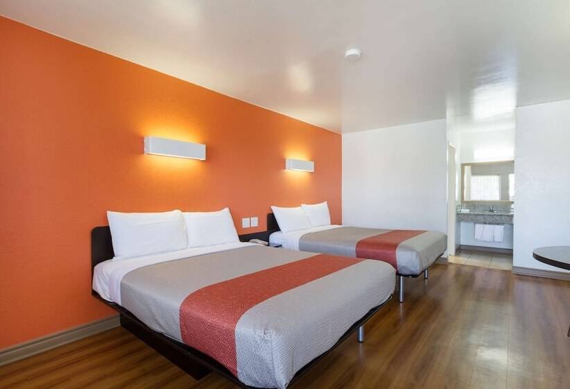 Motel 6 Claremont, Ca