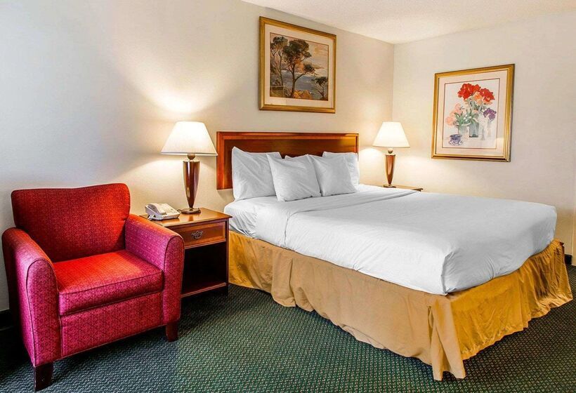 هتل Clarion Inn & Suites Dothan South