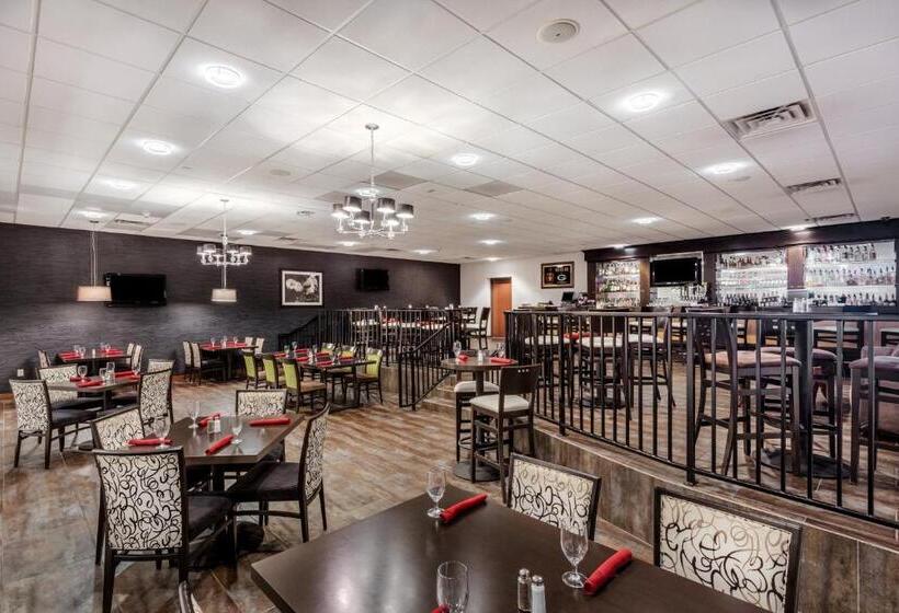 هتل Crowne Plaza Milwaukee South, An Ihg