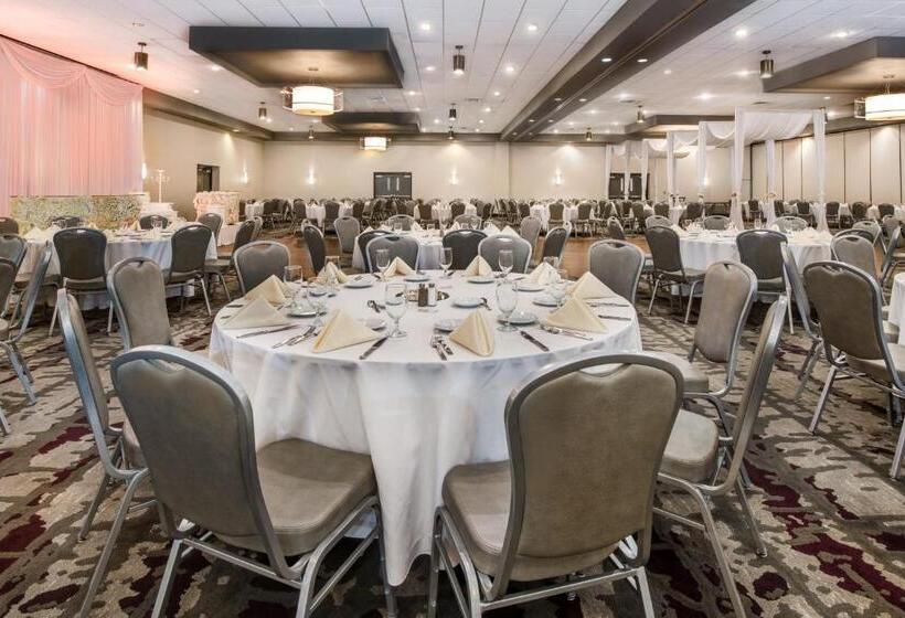 בית מלון כפרי Crowne Plaza Milwaukee South, An Ihg