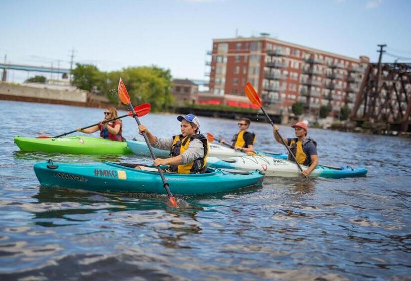 هتل Crowne Plaza Milwaukee South, An Ihg