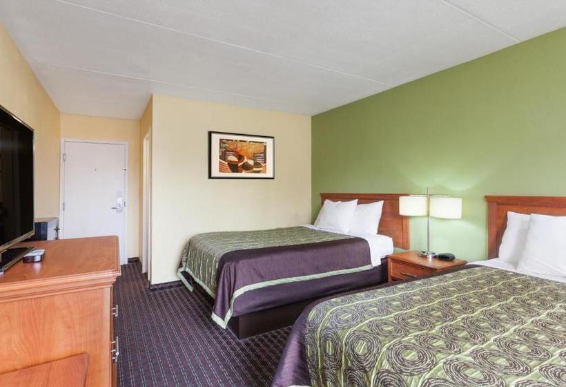 בית מלון כפרי Days Inn By Wyndham Bowling Green