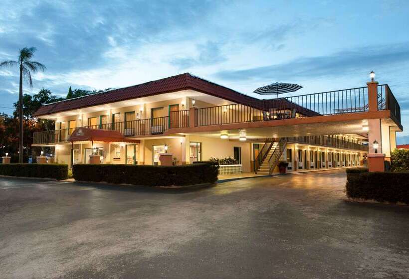 فندق Days Inn By Wyndham Clearwater/central