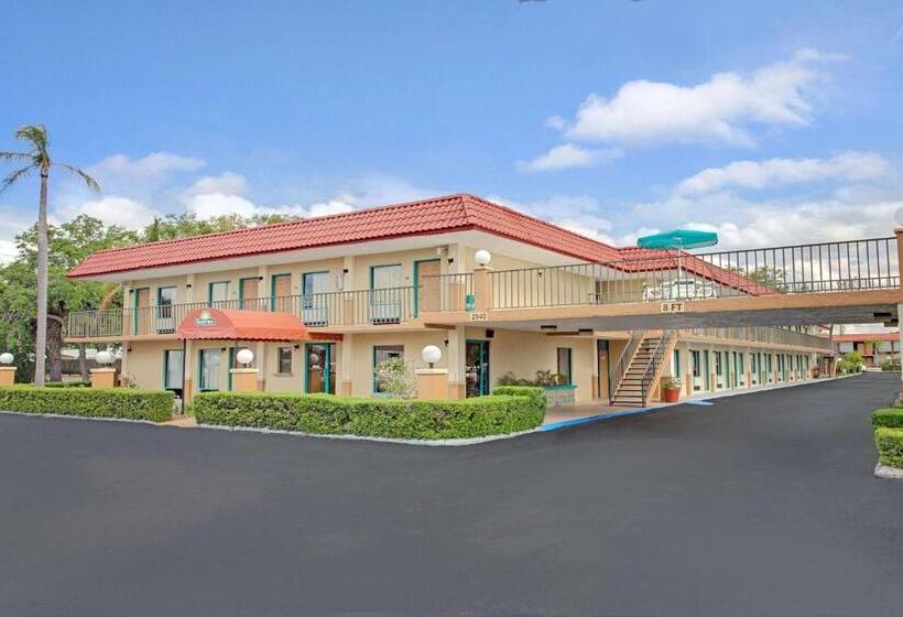 فندق Days Inn By Wyndham Clearwater/central