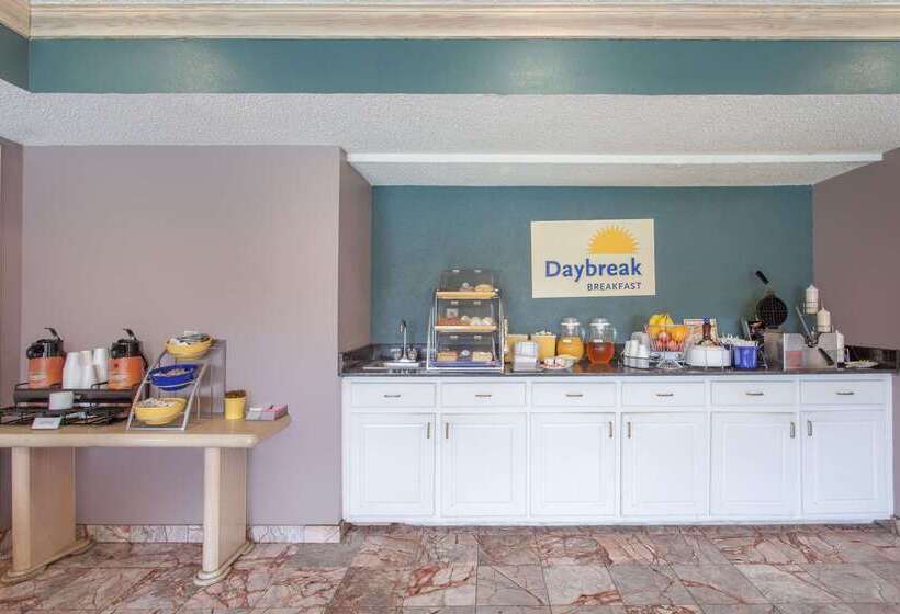 בית מלון כפרי Days Inn By Wyndham Decatur Priceville I 65 Exit 334