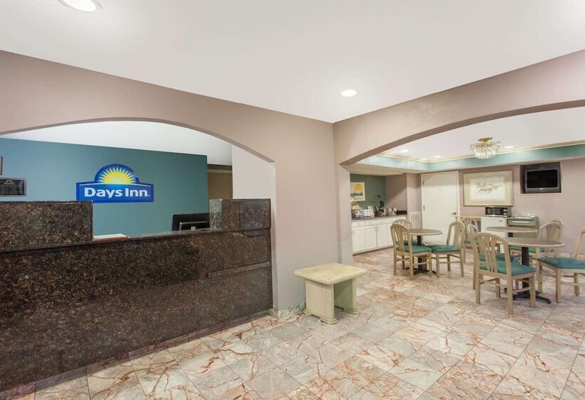 בית מלון כפרי Days Inn By Wyndham Decatur Priceville I 65 Exit 334