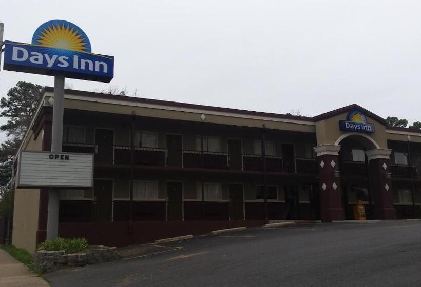 فندق Days Inn By Wyndham Hot Springs