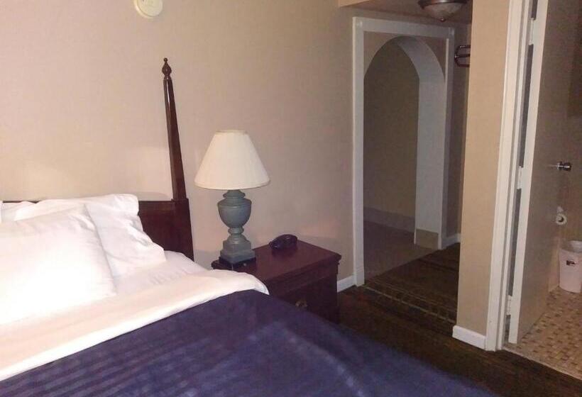 فندق Days Inn By Wyndham Hot Springs