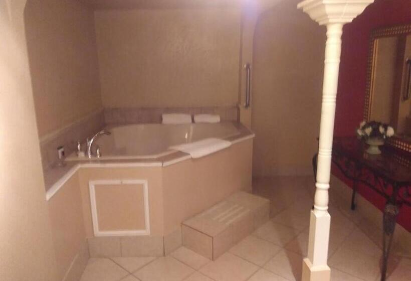 فندق Days Inn By Wyndham Hot Springs