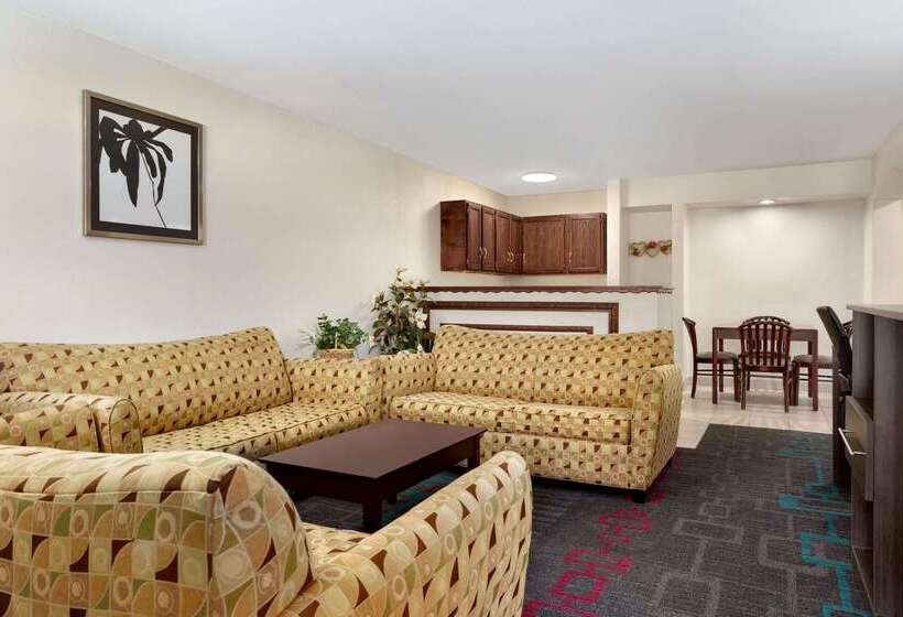 فندق Days Inn By Wyndham Lawton