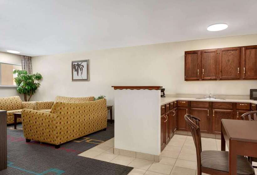 فندق Days Inn By Wyndham Lawton